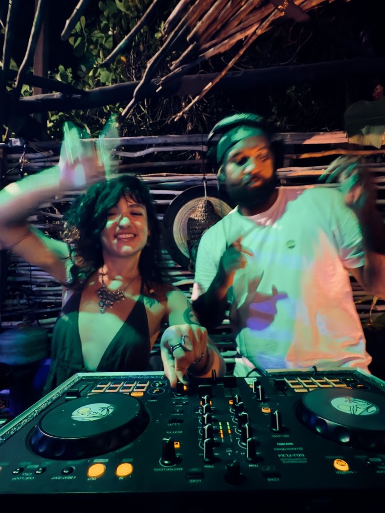B2B Lessa, Jungle, Atins